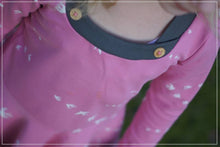 Lade das Bild in den Galerie-Viewer, Lütte Knopfdeern Shirt, Kleid, Zipfelkleid  Größe 86-164
