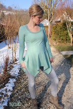 Lade das Bild in den Galerie-Viewer, Knopfdeern Shirt, Kleid, Zipfelkleid  Größe 32-46
